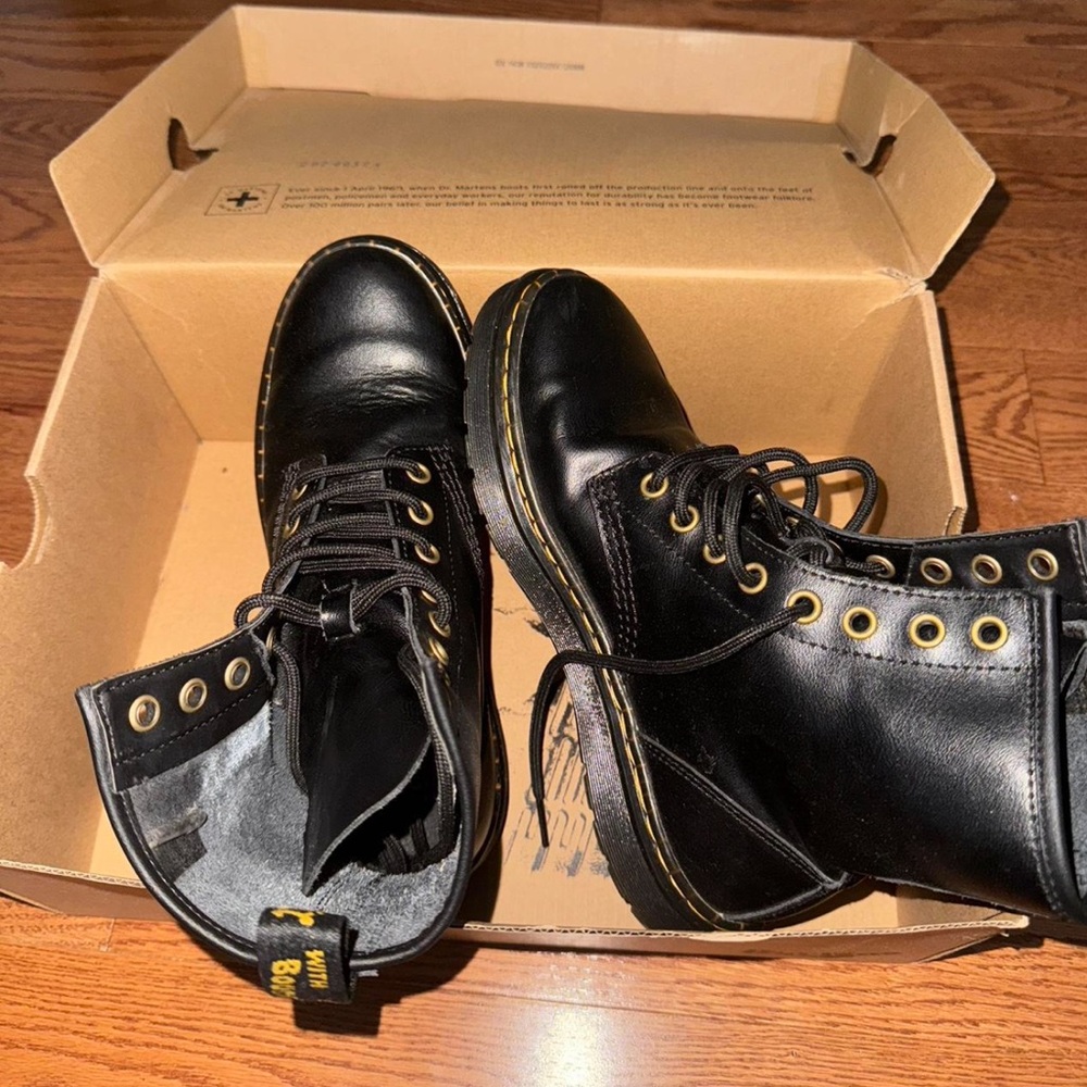 Dr.Martens Women’s Boot - Size 6